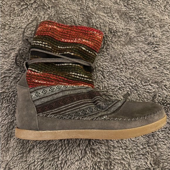 TOMS Nepal Southwestern Print Women's Boots - Picture 9 of 11